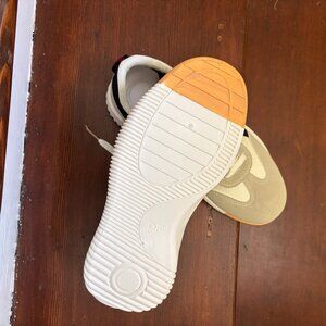 DeFlorance Retro Sneakers